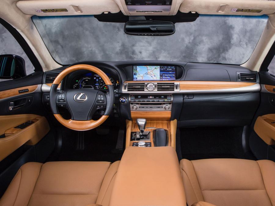  Lexus LS600h L 2012 года  (фото 14 из 16)
